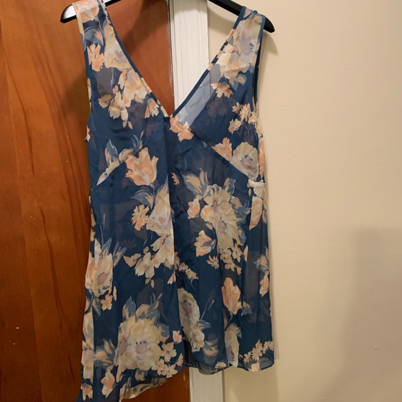 Tunic - Picture 2 of 3